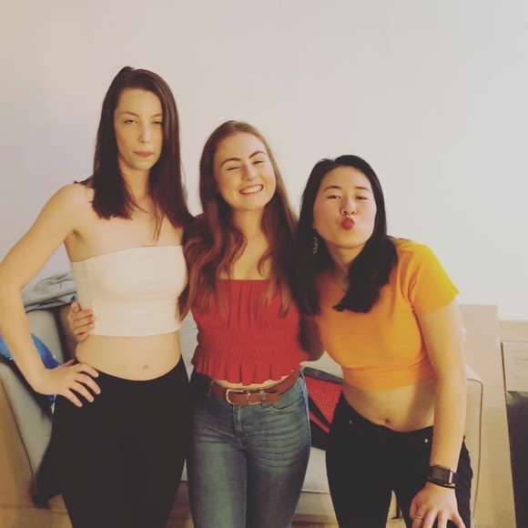 Meet your Posher, Britney - Picture 1 of 1